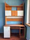 Продам компьютерный стол с шкафчиками