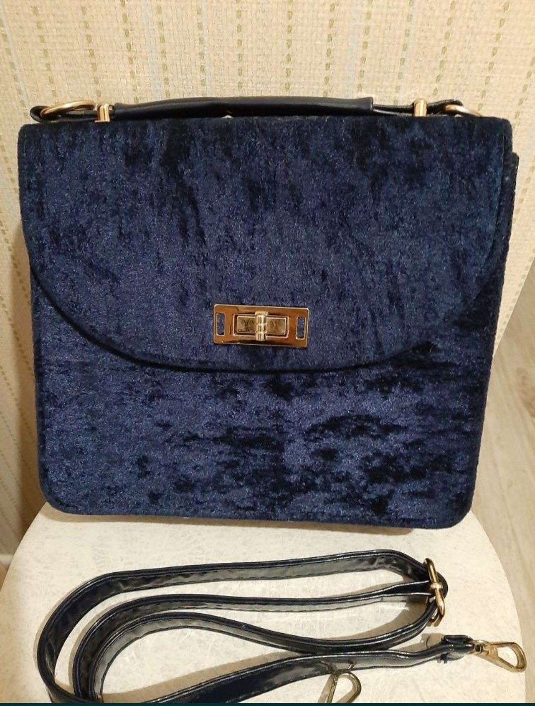 Продам сумку 1500