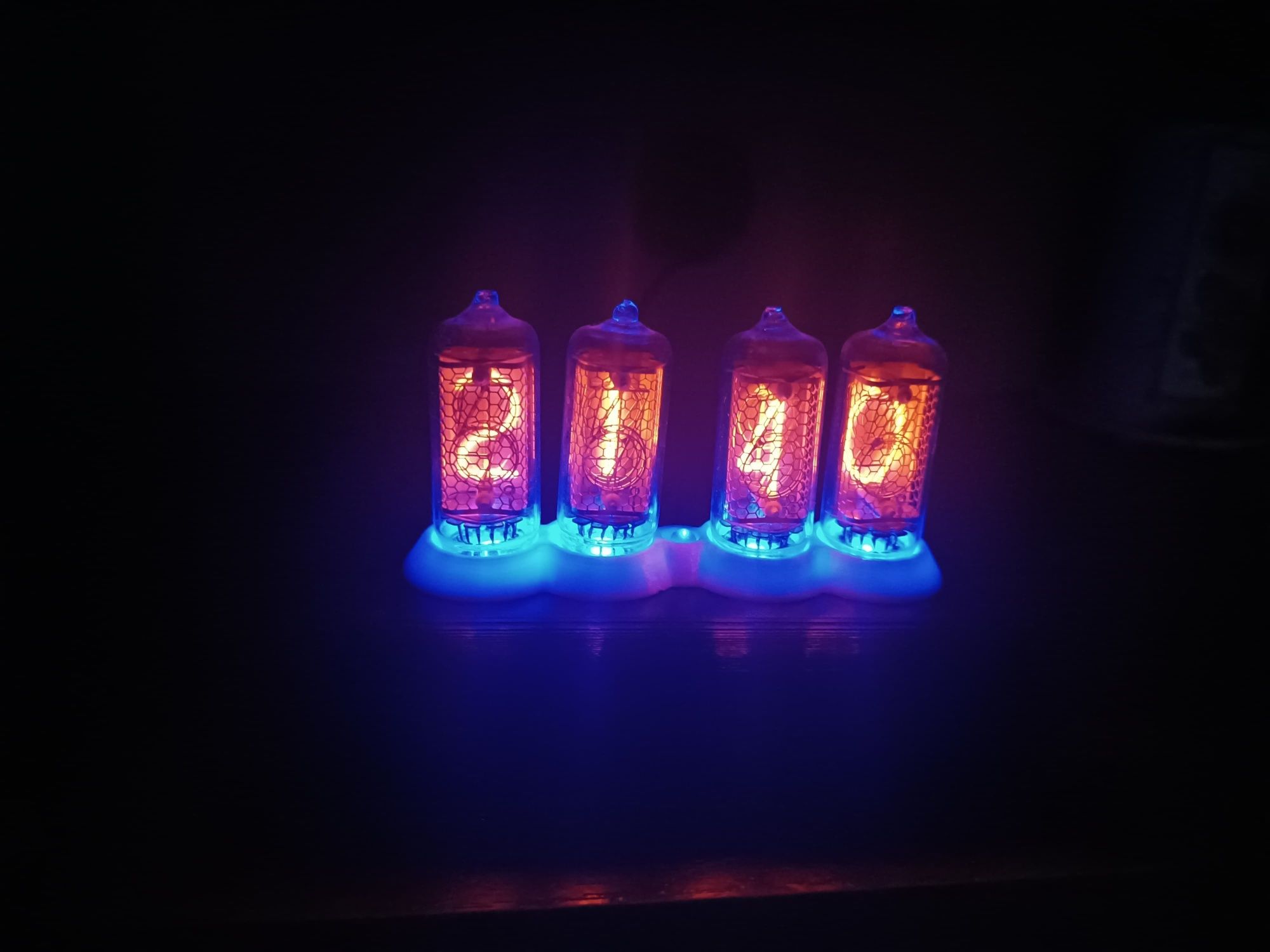 Продам часы на газоразрядных индикаторах ИН_8_2