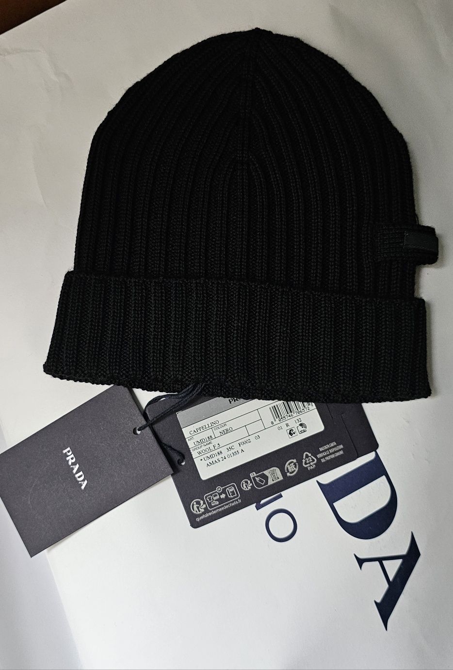 Шапка Prada оригинал