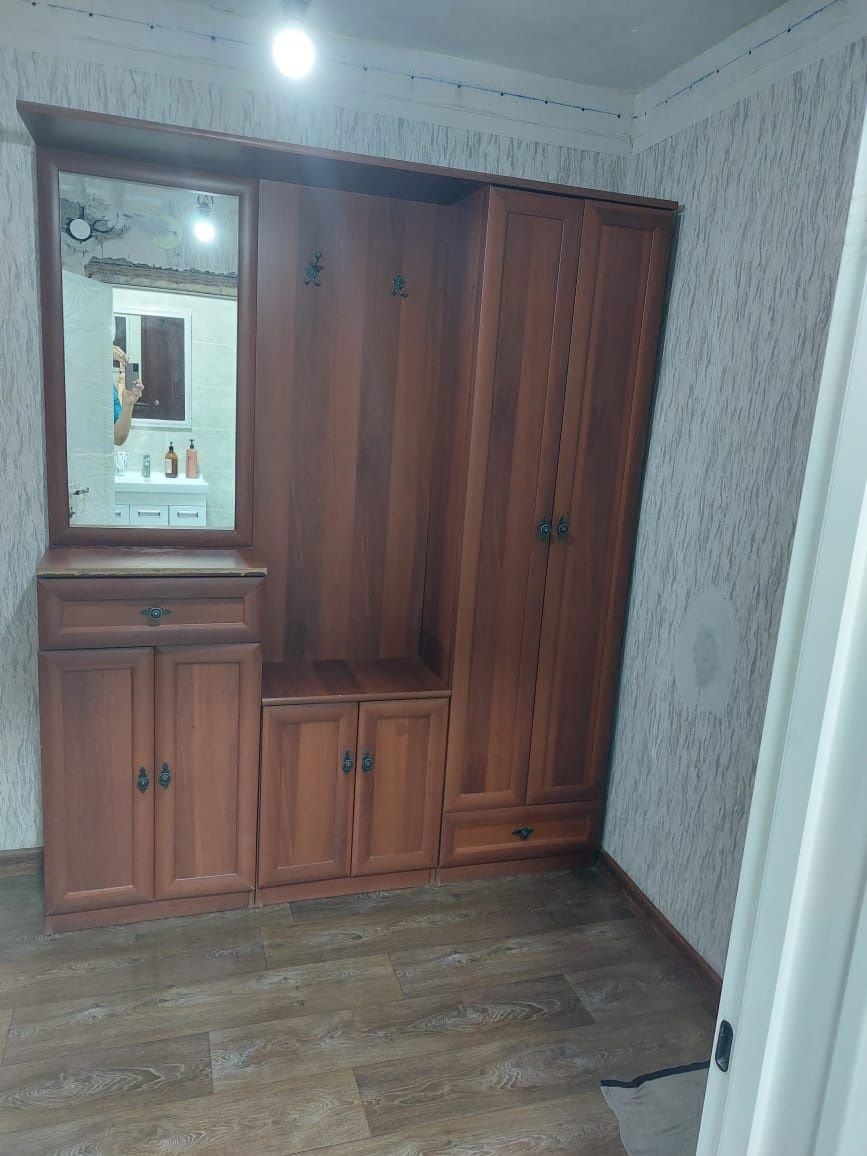 Продам прихожую бу