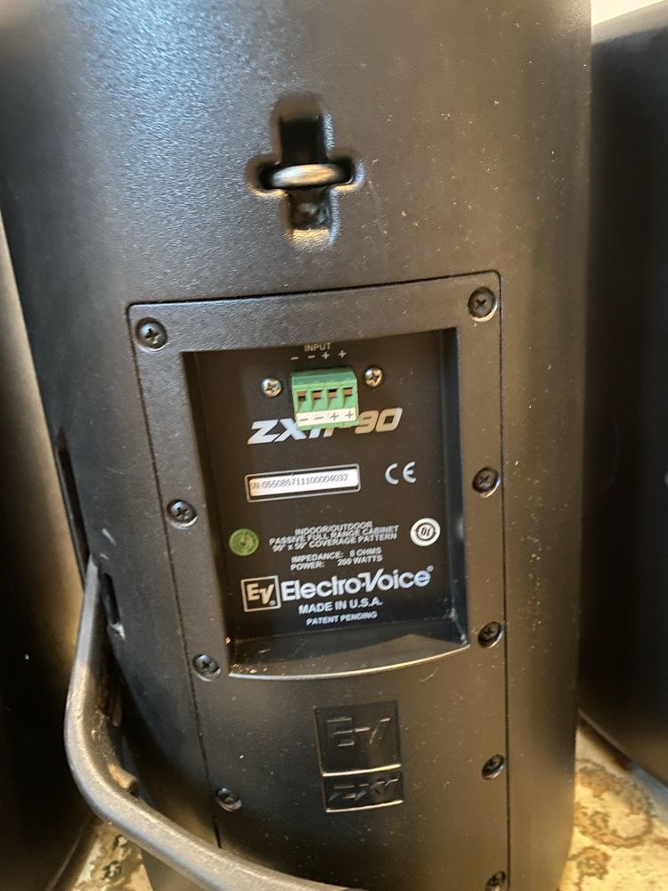 Electro Voice Zx1i-90, с кранштейном 2 штук