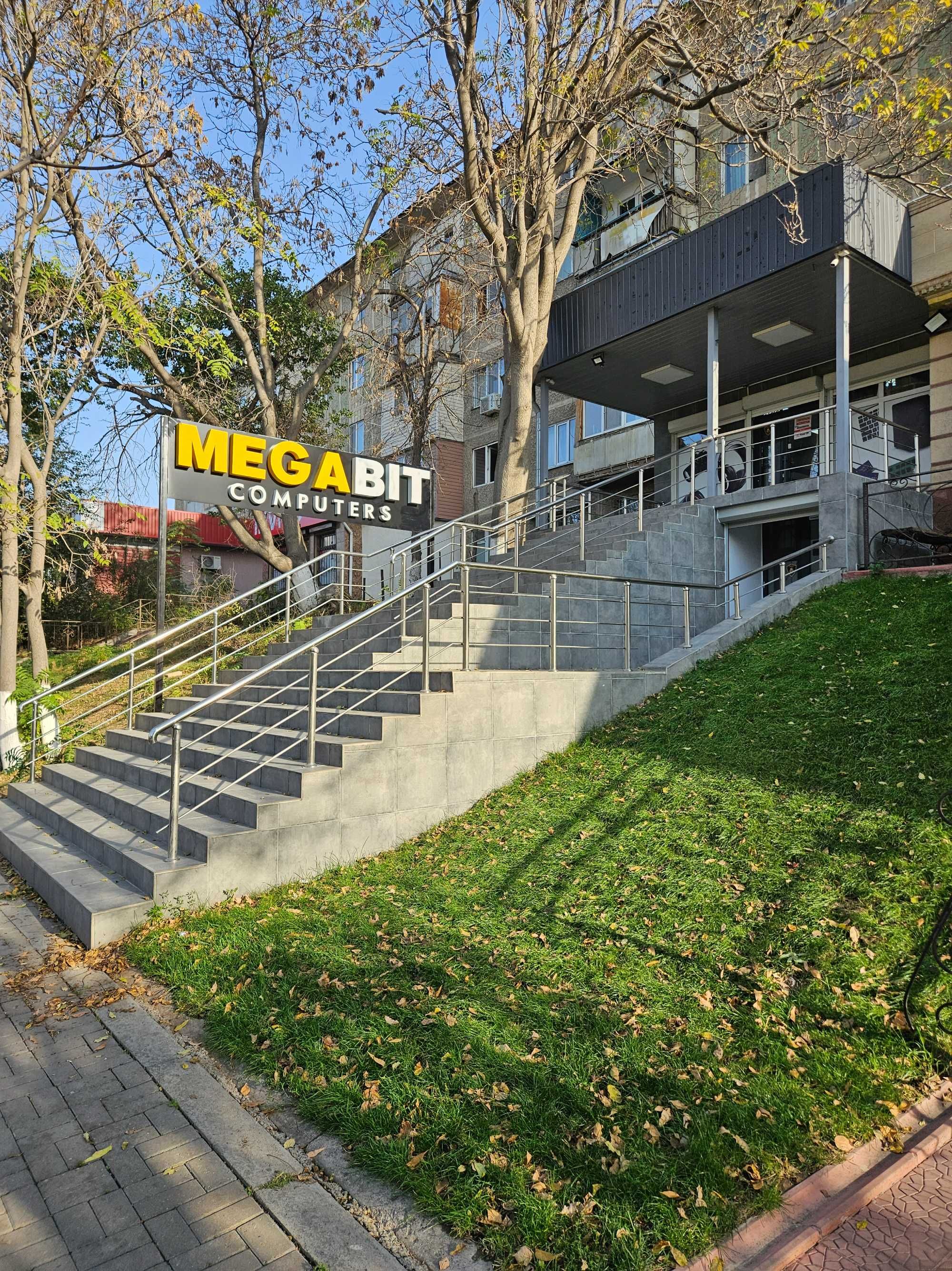 Настольный микрофон. Магазин Megabit