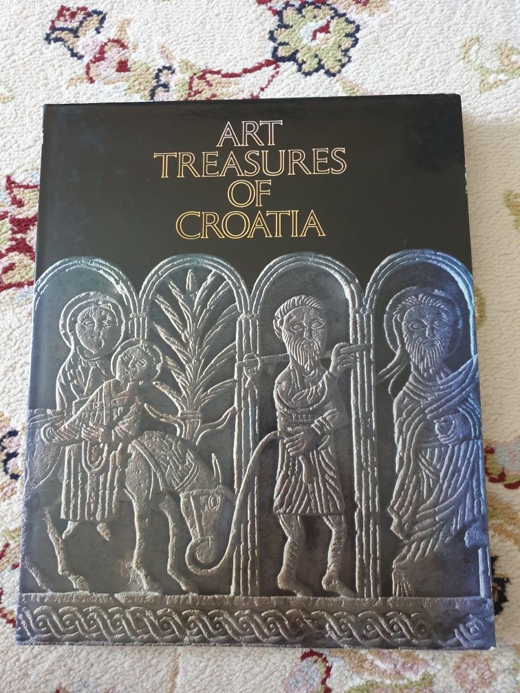Продам книги Ақ жайық и на английском языке