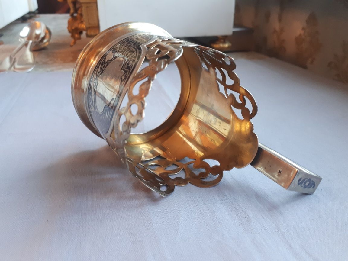 Серебряный подстаканник.