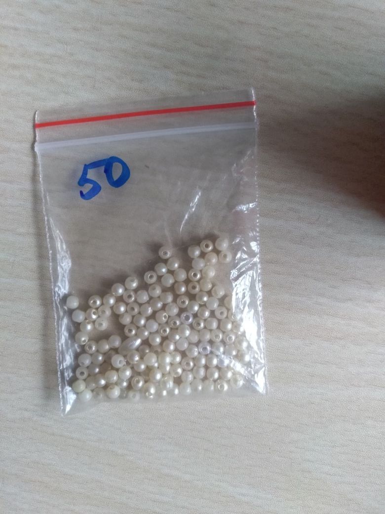 Продам бисер и для бисера.