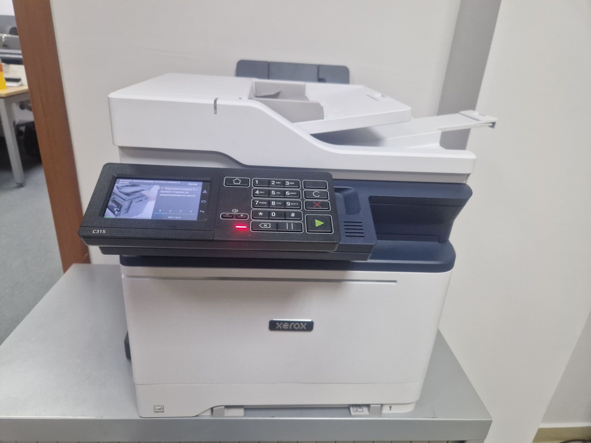 Принтер Xerox 3 в одном цветной, а4