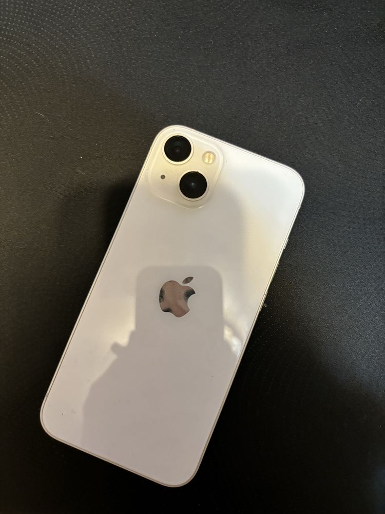 Продам Iphone 13