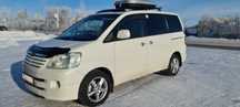 Продам японский минивен TOYOTA NOAH 2004г. 2.0, 4-АКПП.