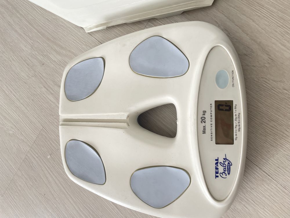 Продам весы для новорождённых Tefal Baby Home (до 20 кг)