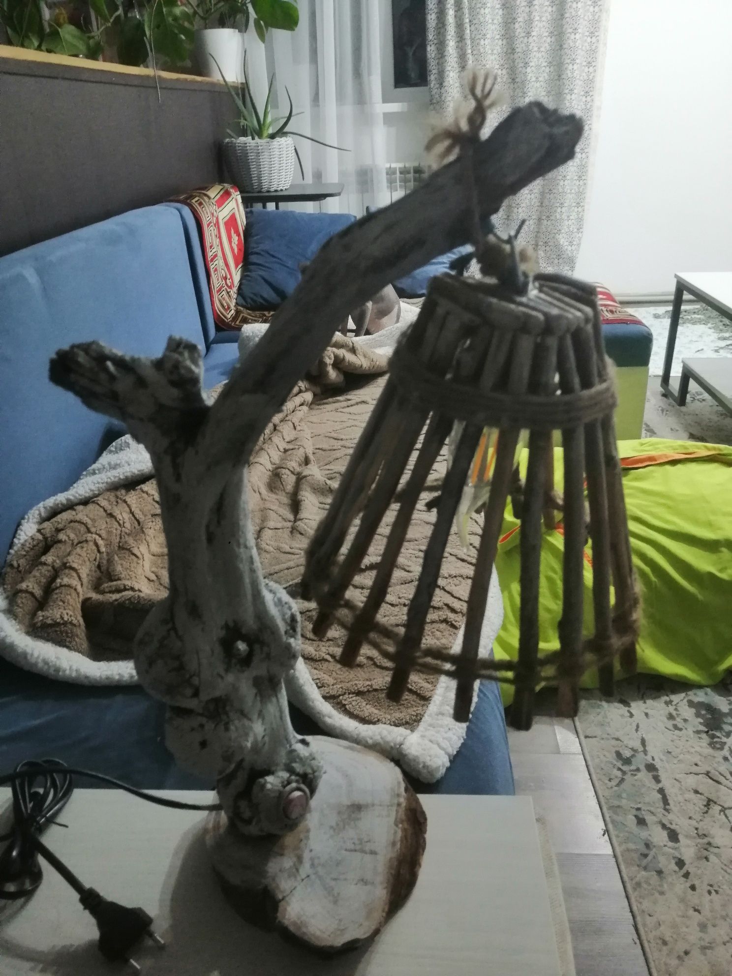 Светильник деревянный