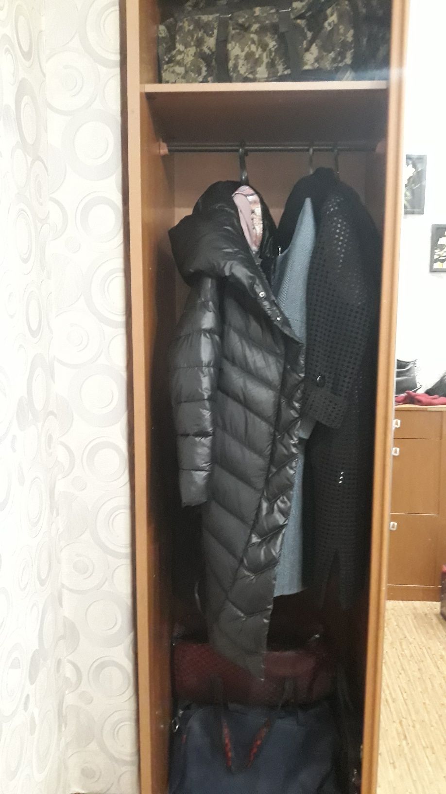 Продам Шкаф-купе + в подарок обувница.