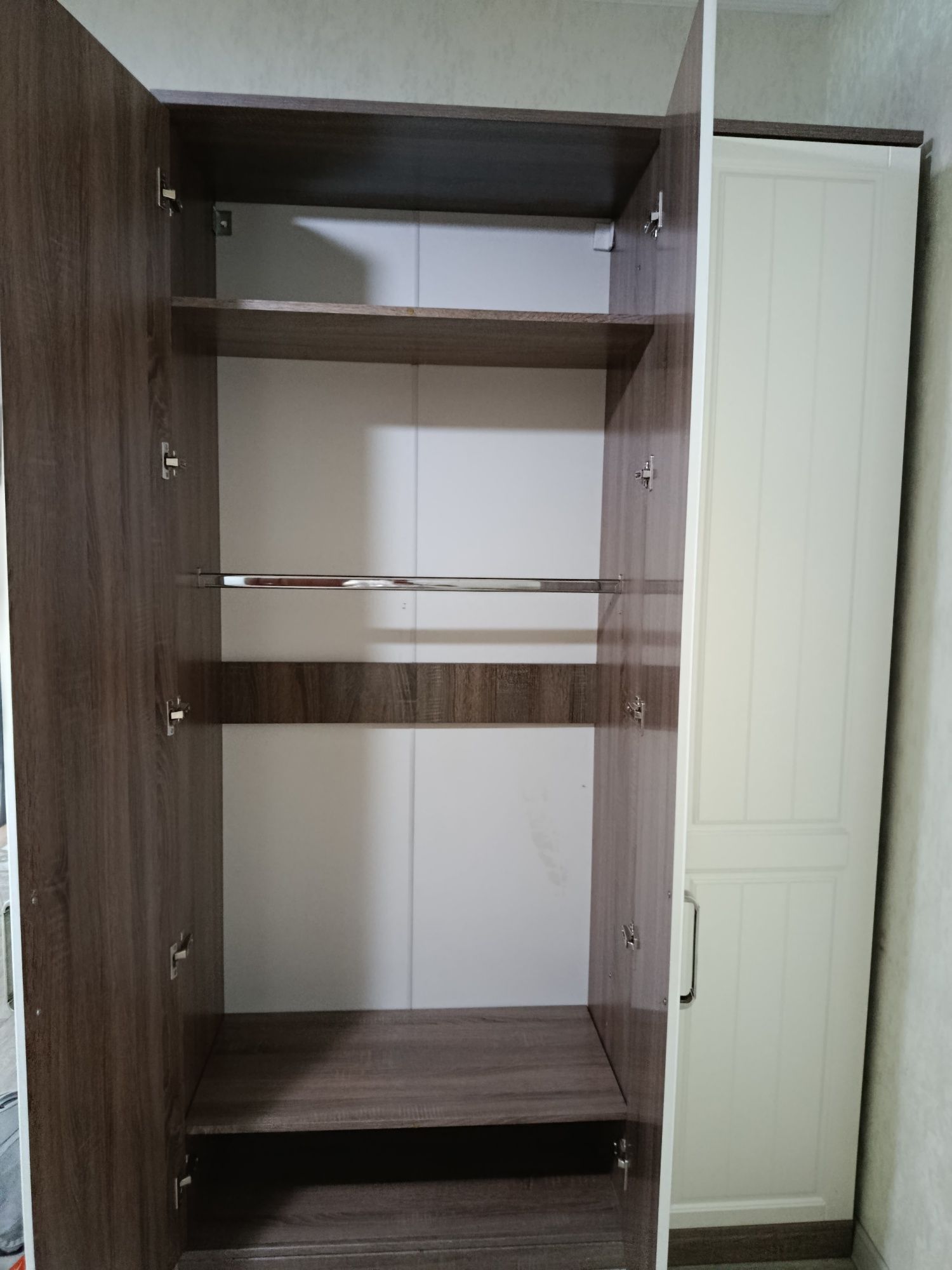 Продам шкаф срочно