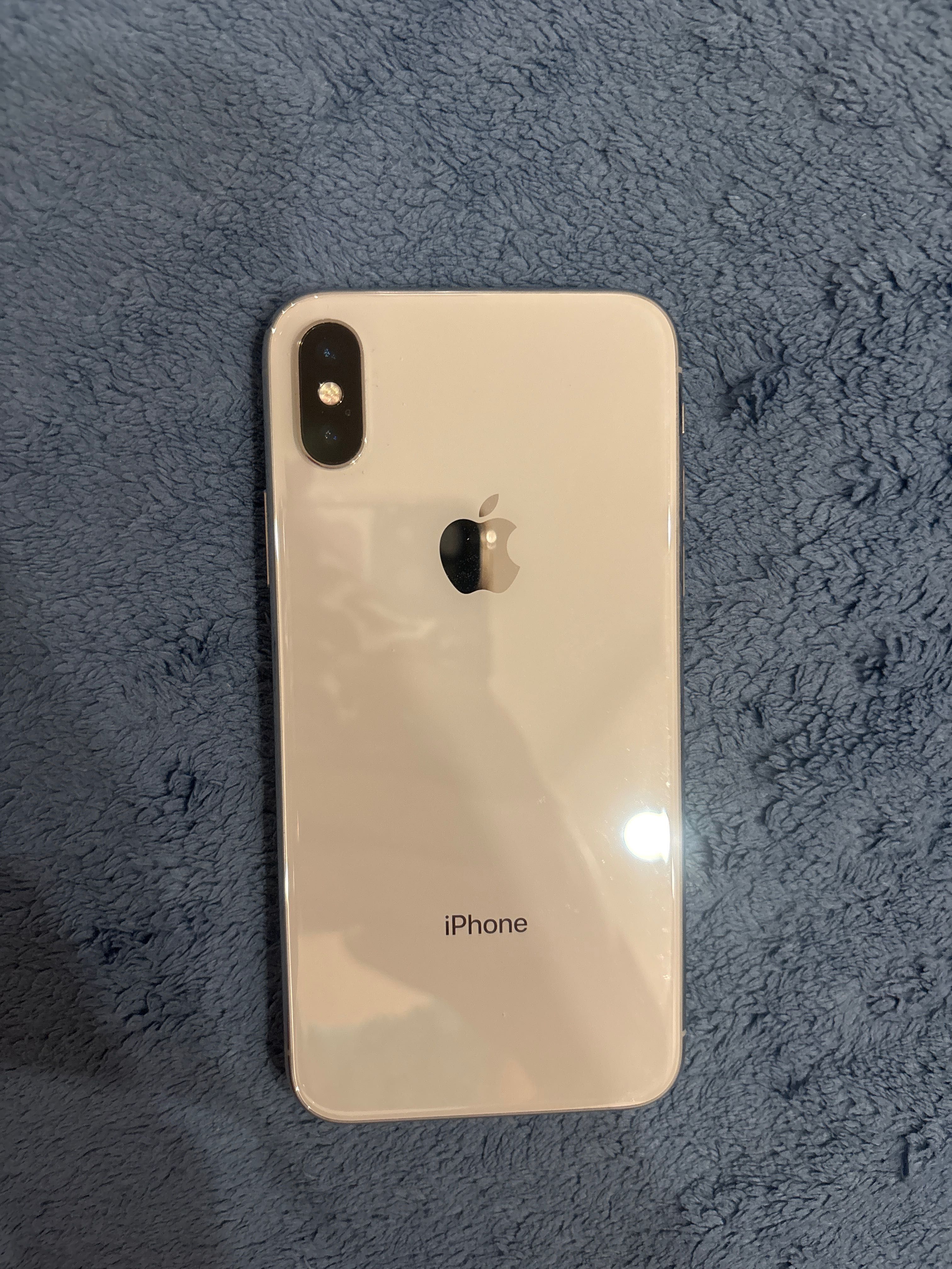 Продам iPhone X.