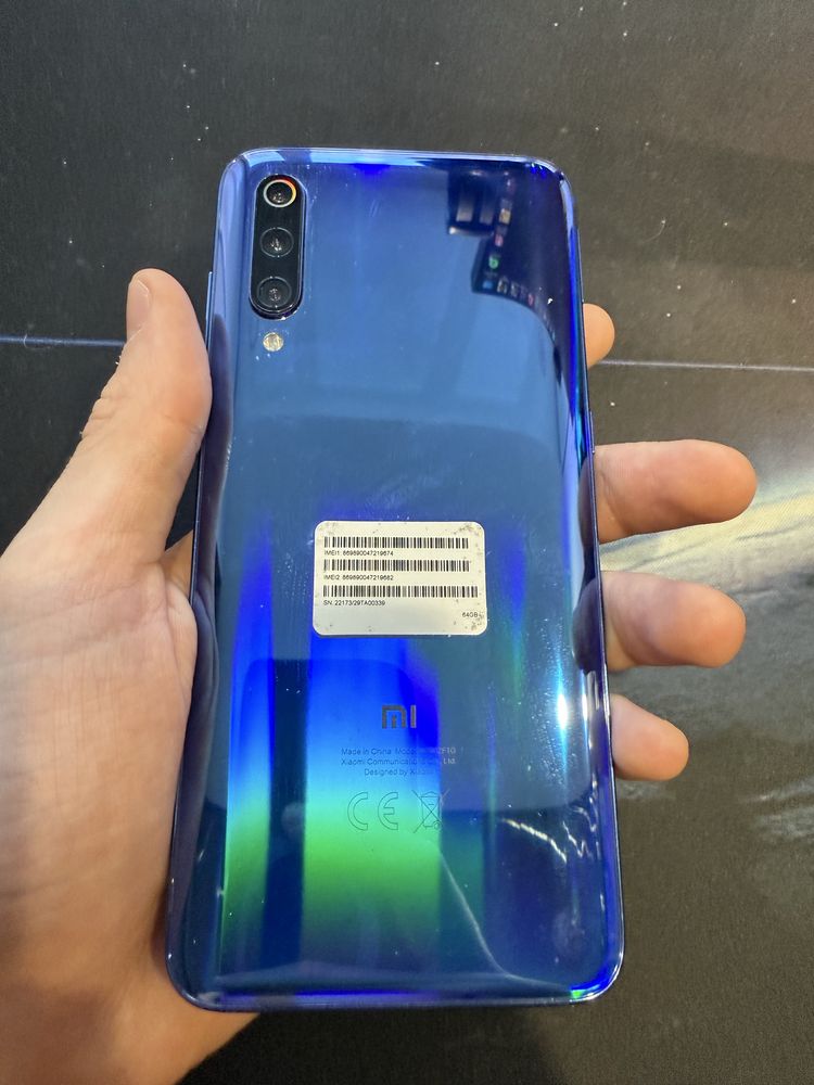 Продам Xiaomi Mi9 64gb