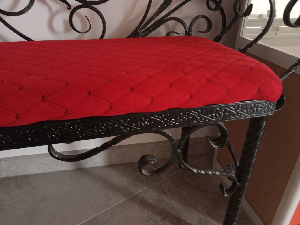 Продам железную скамейку