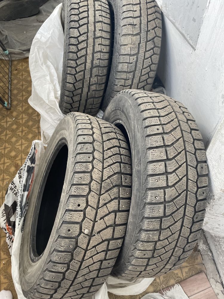 Зимня резина 185/65 R15