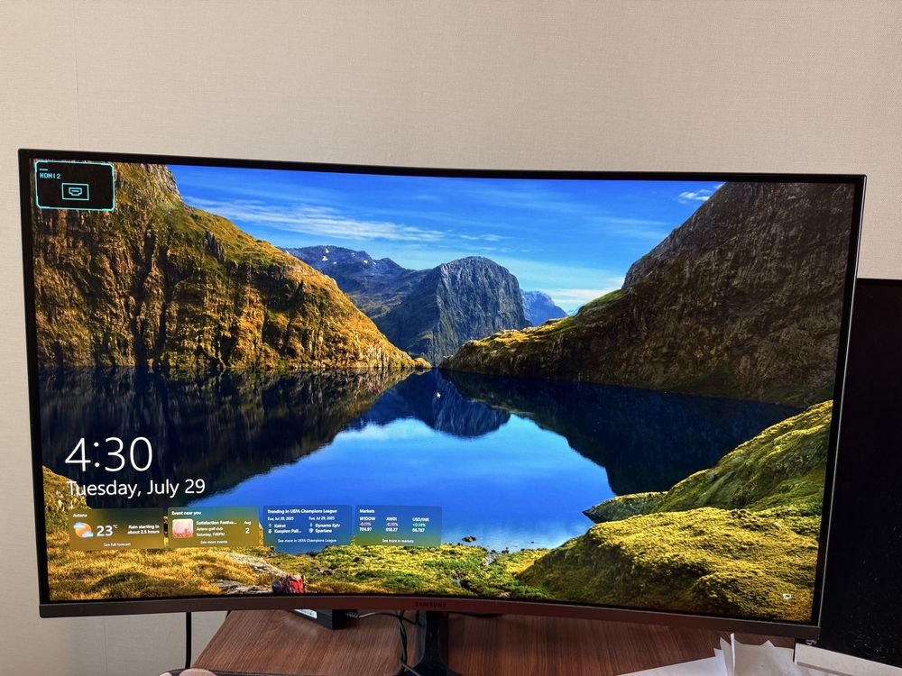 Изогнутый Игровой Монитор 144 гц. 2К, 32' Samsung