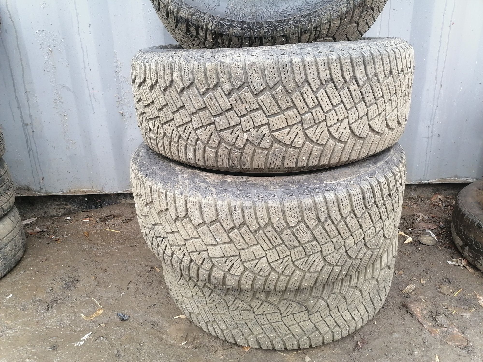 Продам комплект шин Continental Ice Contact 2 SUV 265/60 R18