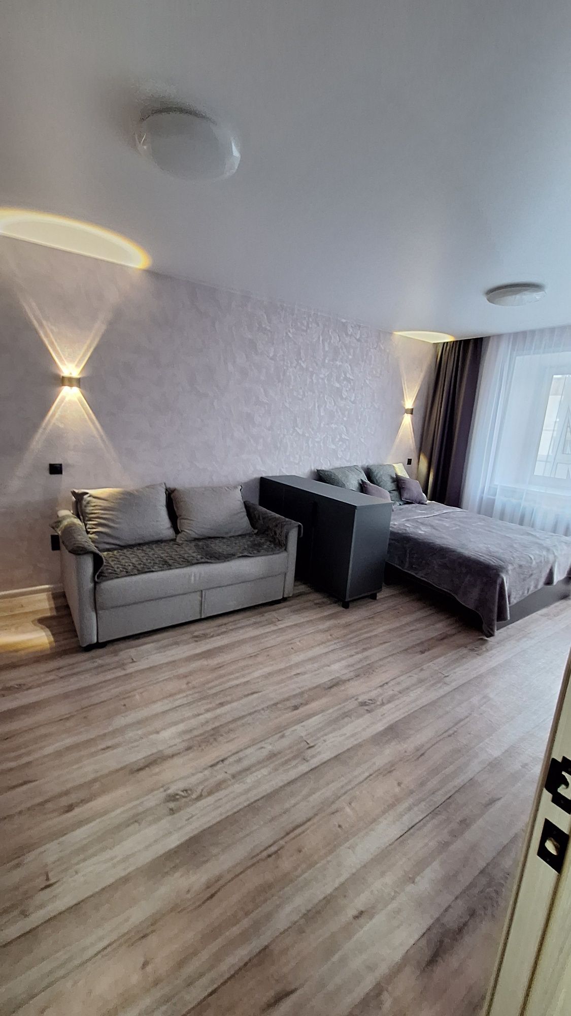 Сдам посуточно VIP  1комн.квартиру после ремонта в центре г.Щучинск.