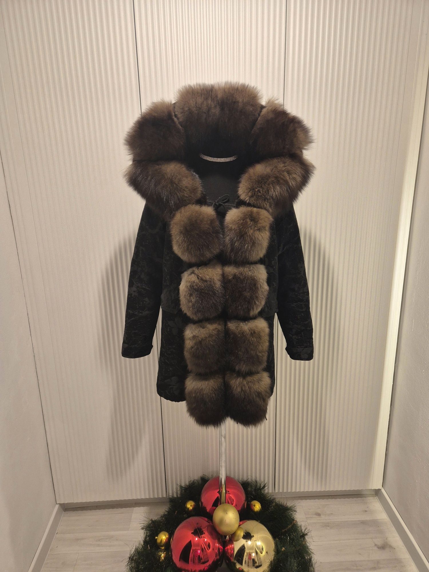 Продам Парку  из Норки и Песца