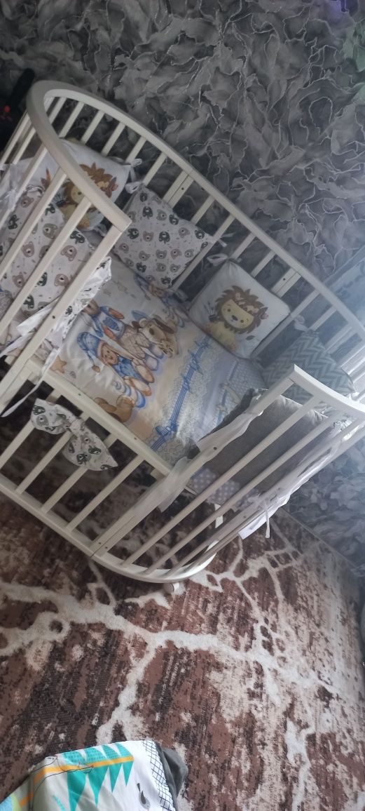 Продам кроватку детскую