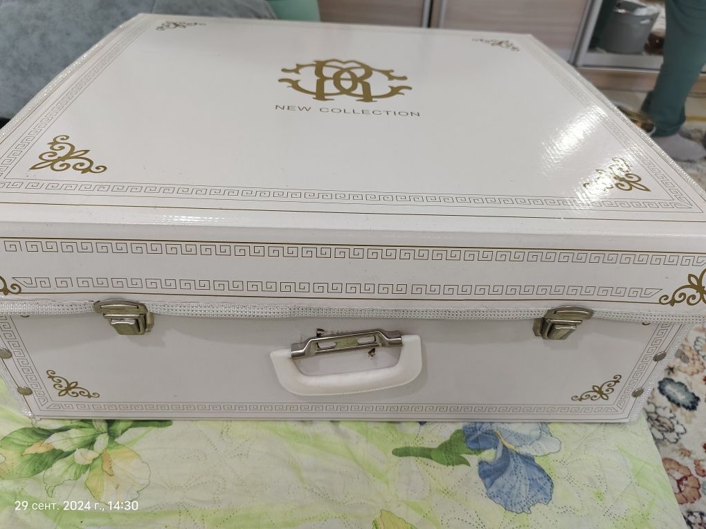 Продам одеяла для тахты и с двумя наволочками
