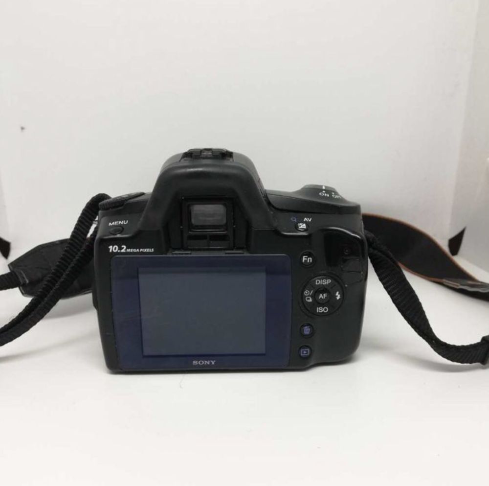 Зеркальный фотоаппарат SONY A230