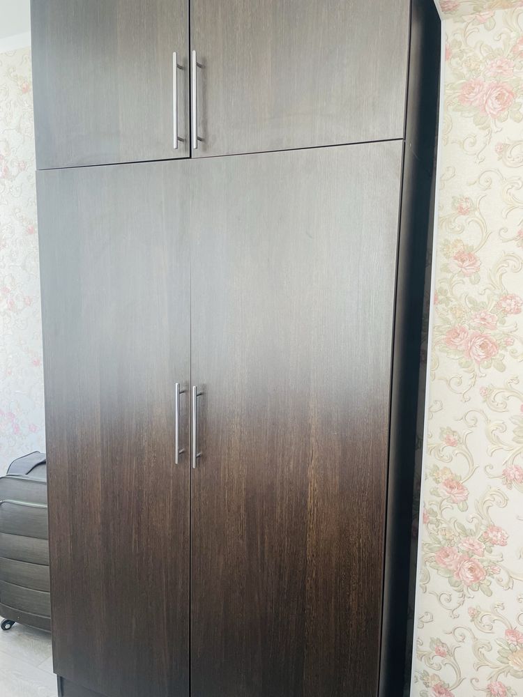 Шкаф для платьев