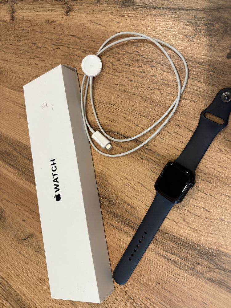 Apple Watch SE 2 (40 мм, GPS, Midnight Aluminium)