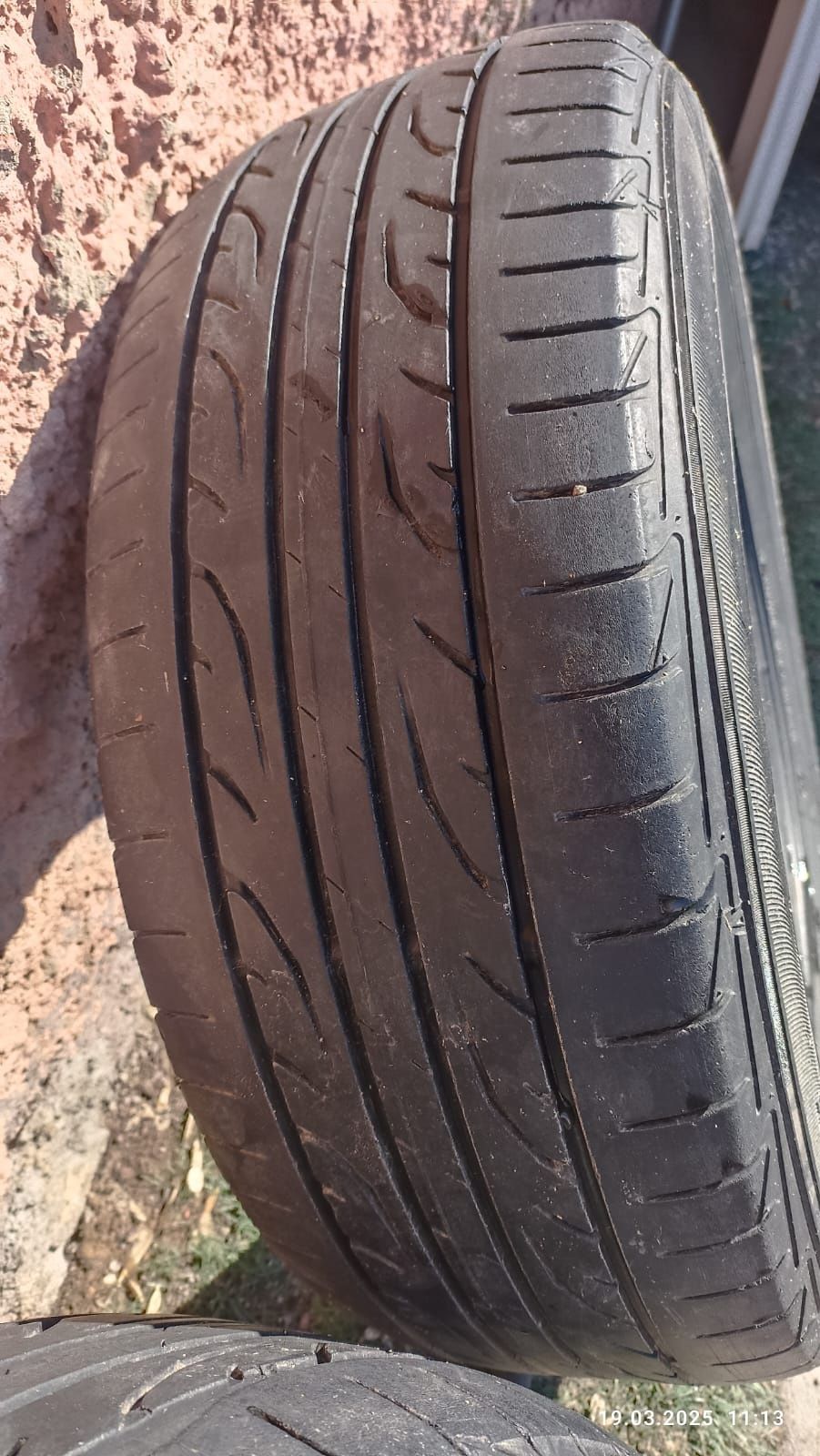 Продам летние шины два баллона Dunlop