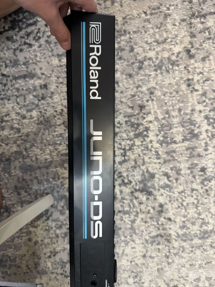 Синтезатор Roland Juno-DS