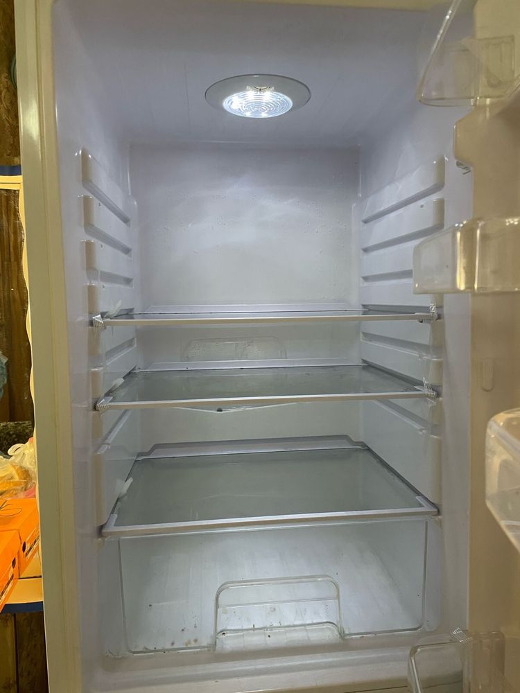 Холодильник продаетья