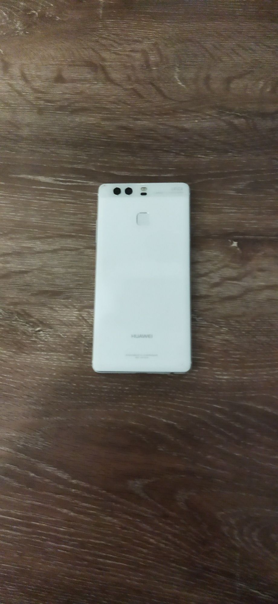 Телефон Huawei EVA-AL10
