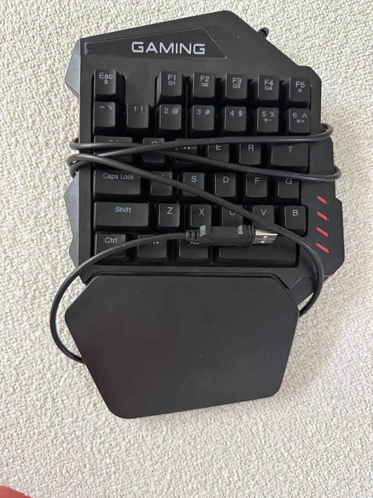 Игровые наушники HyperX
