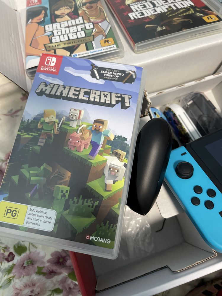 Nintendo switch 1,  новая почти не пользовались