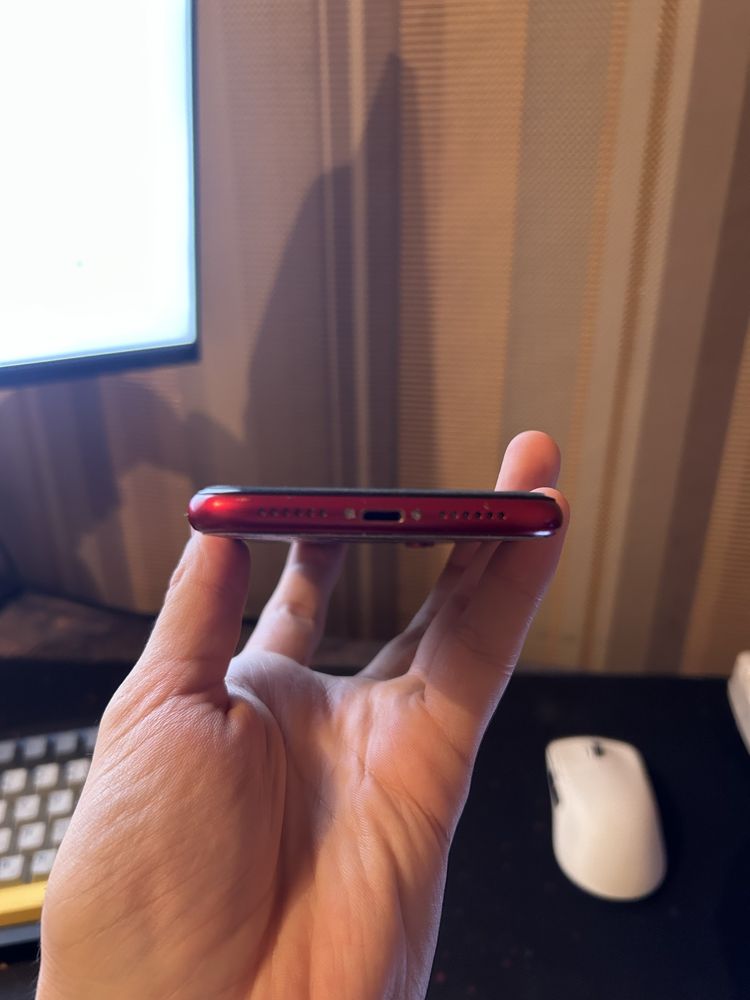 Хр красный на 256гб XR red 256gb