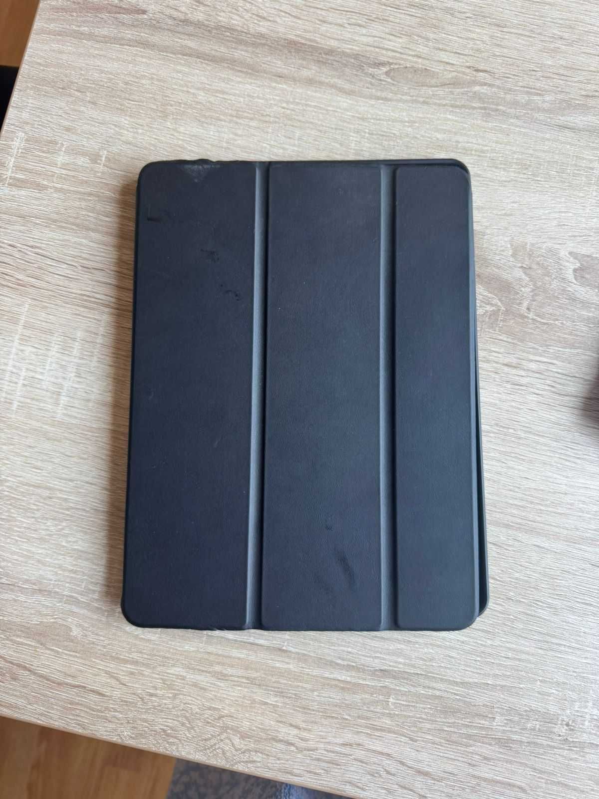 Чехол на IPAD 5 9,7(2017) и 6 9,7 (2018) и чехол на планшет