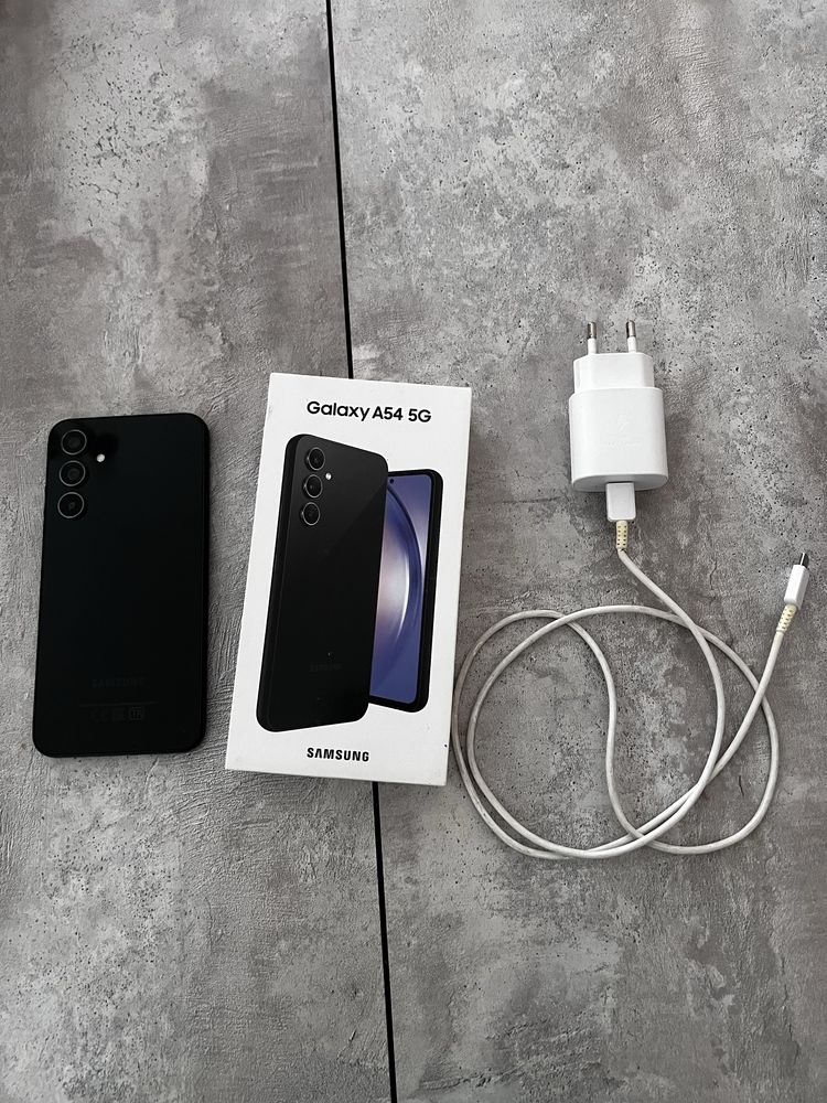 Samsung galaxy A54 5G в хорошем состоянии
