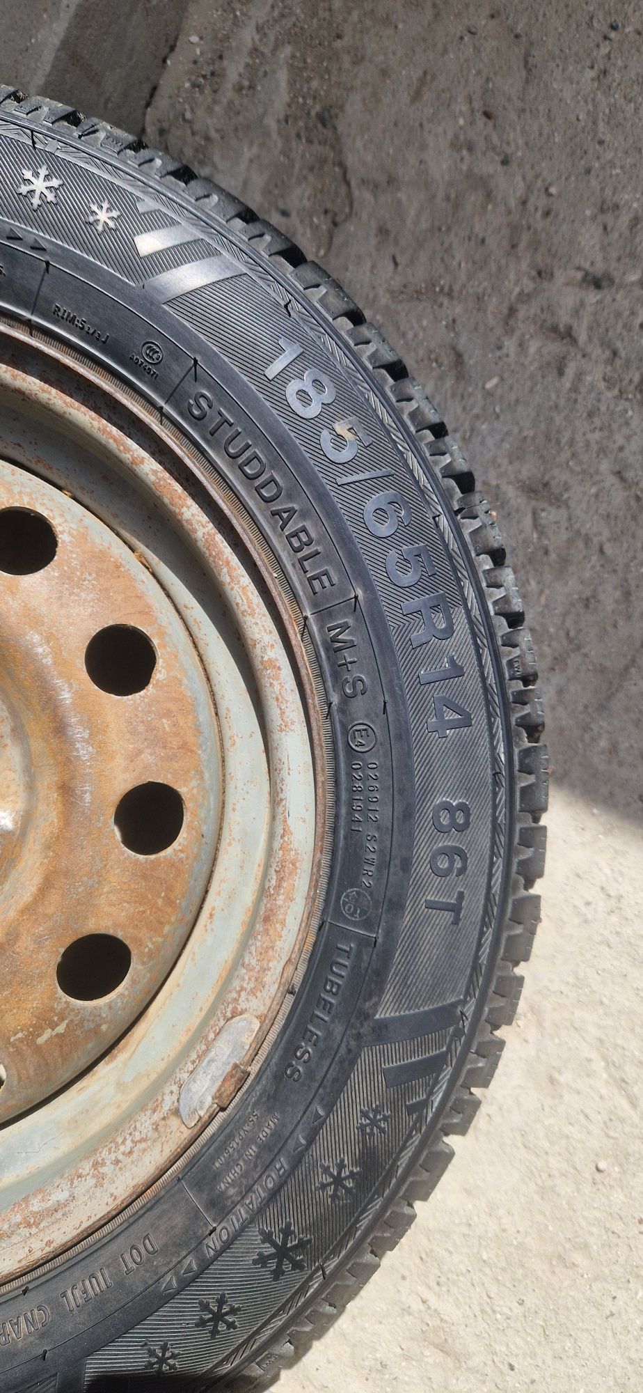 Зимние шины 185/65 R14