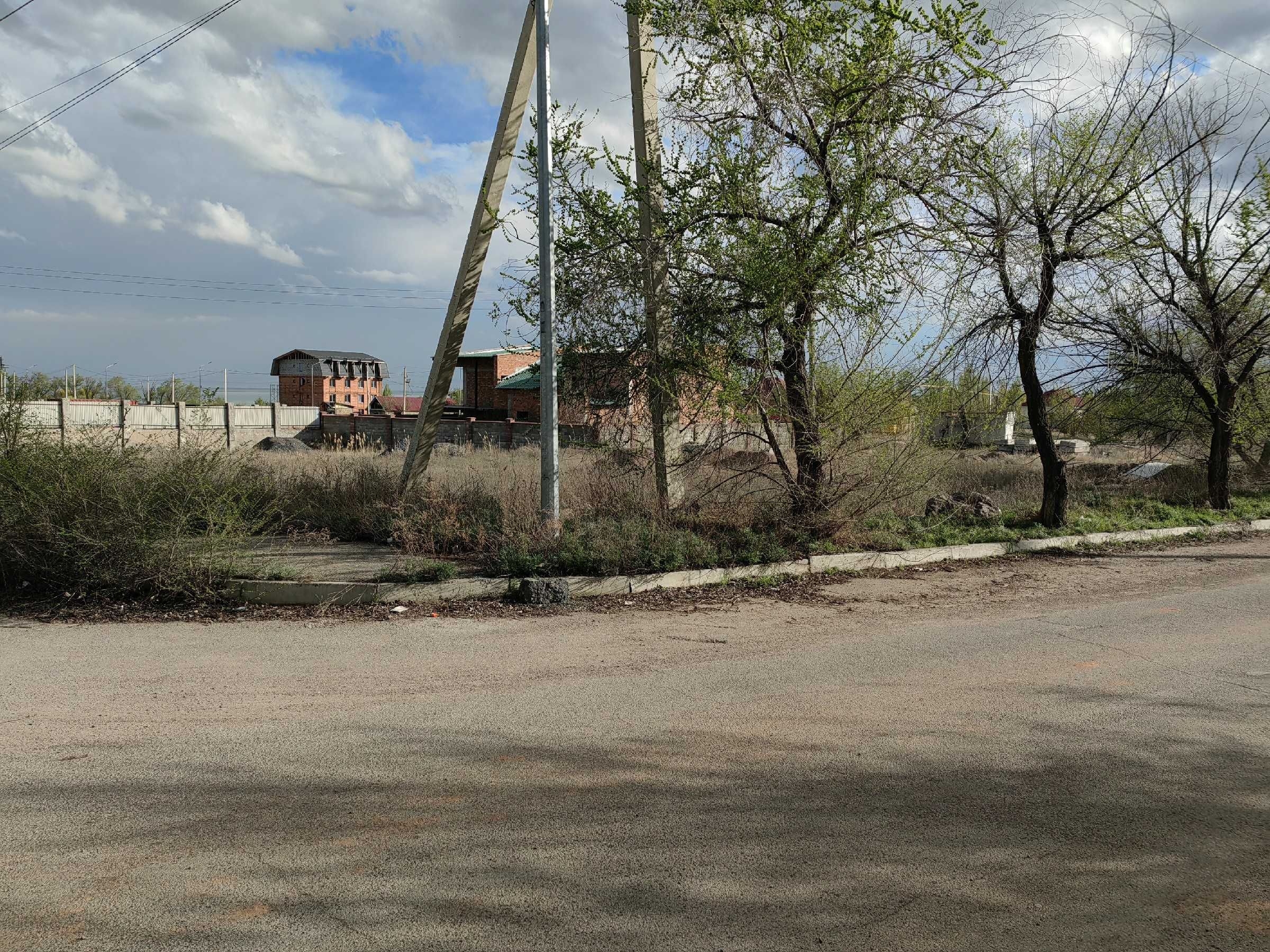 Продается земельный участок в микрорайоне Рауан.