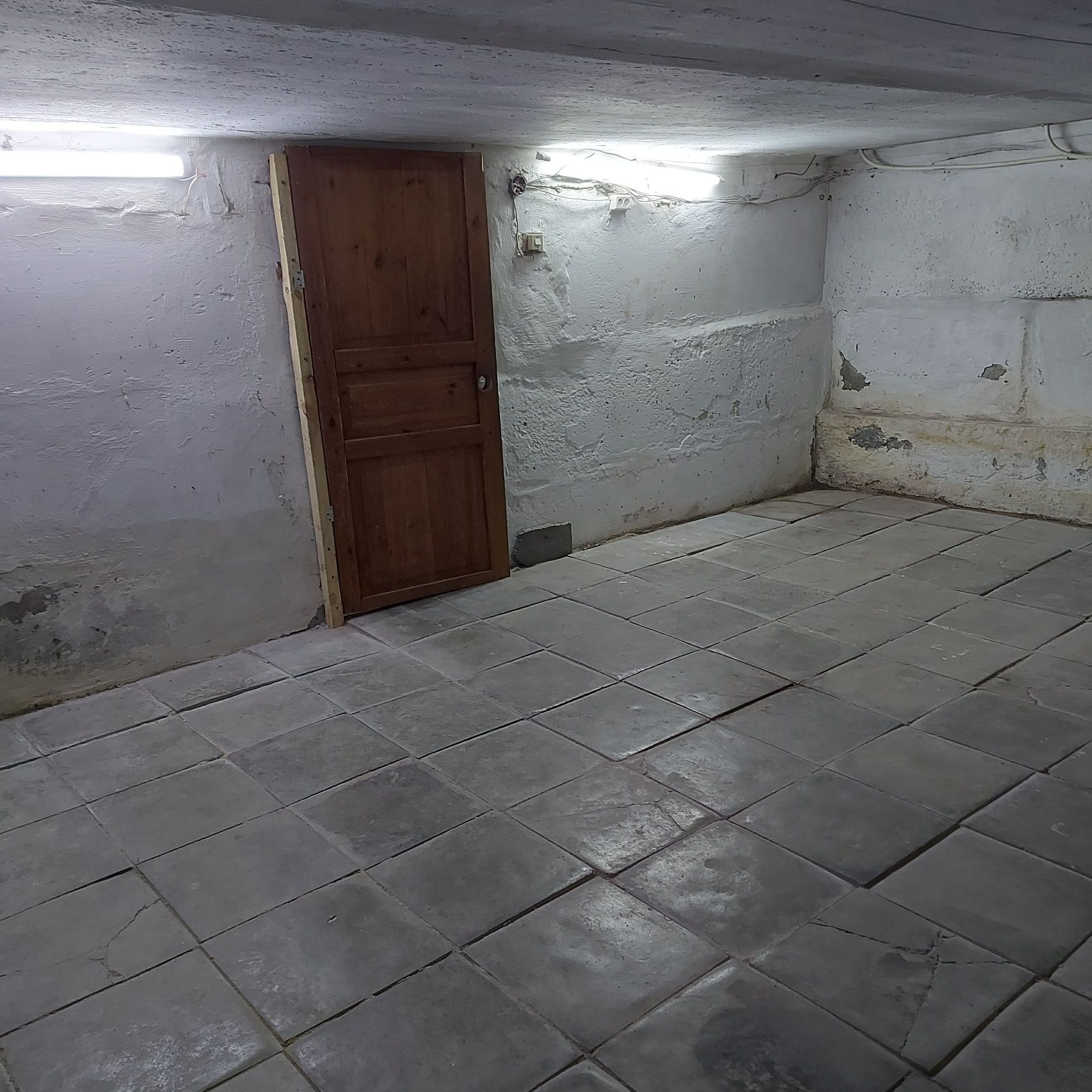 Сдам складское помещение 40м.кв г.Тобыл