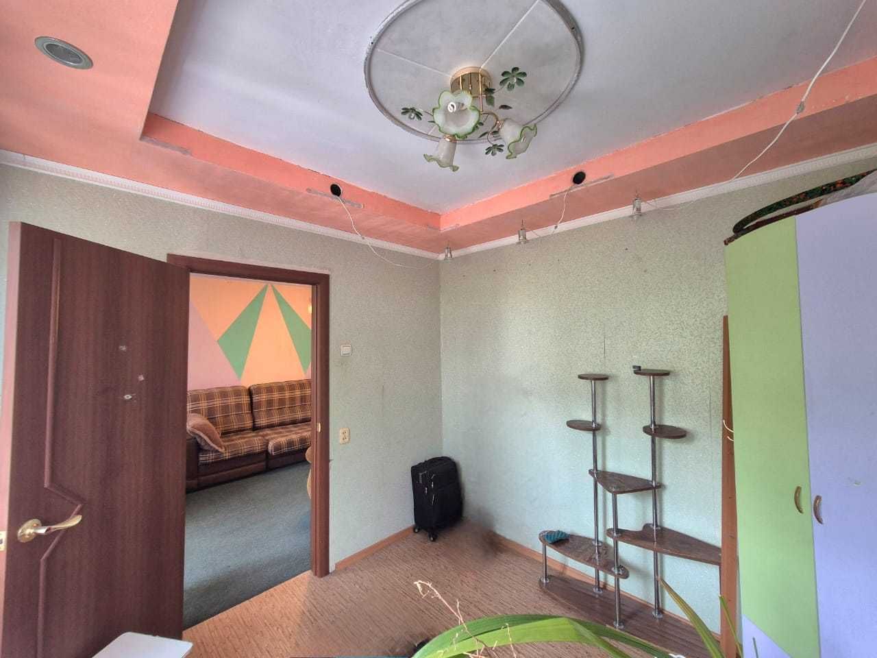 Продам 4 комн квартиру на 2 мкр на 3/5 эт