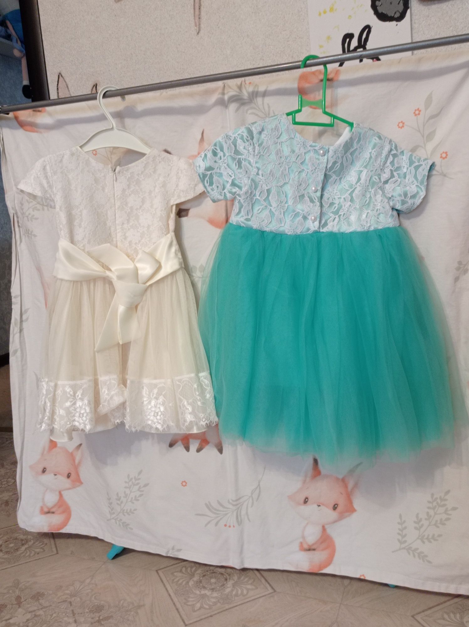 Продам платье на утренник и тд