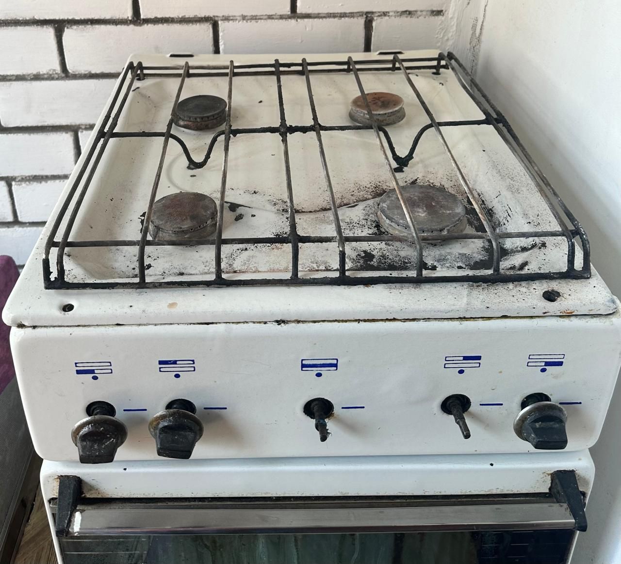 Срочно продам газовую плиту