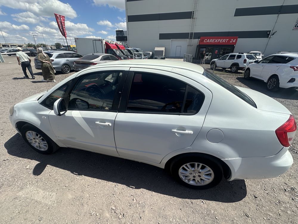 Сузуки xs4 автомашина