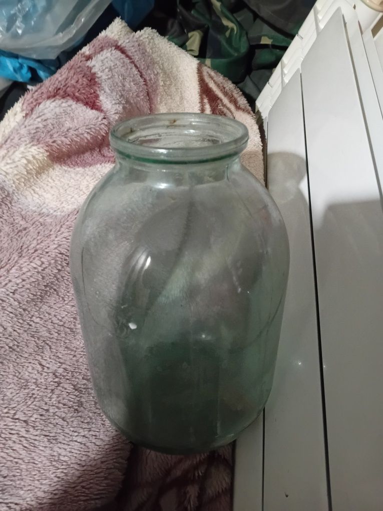 Продам банки 2.3 литровый 05.