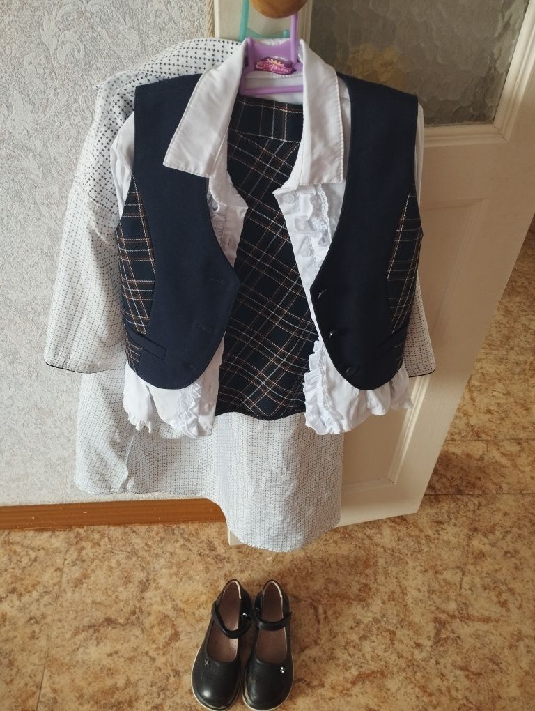 Продам школьную форму