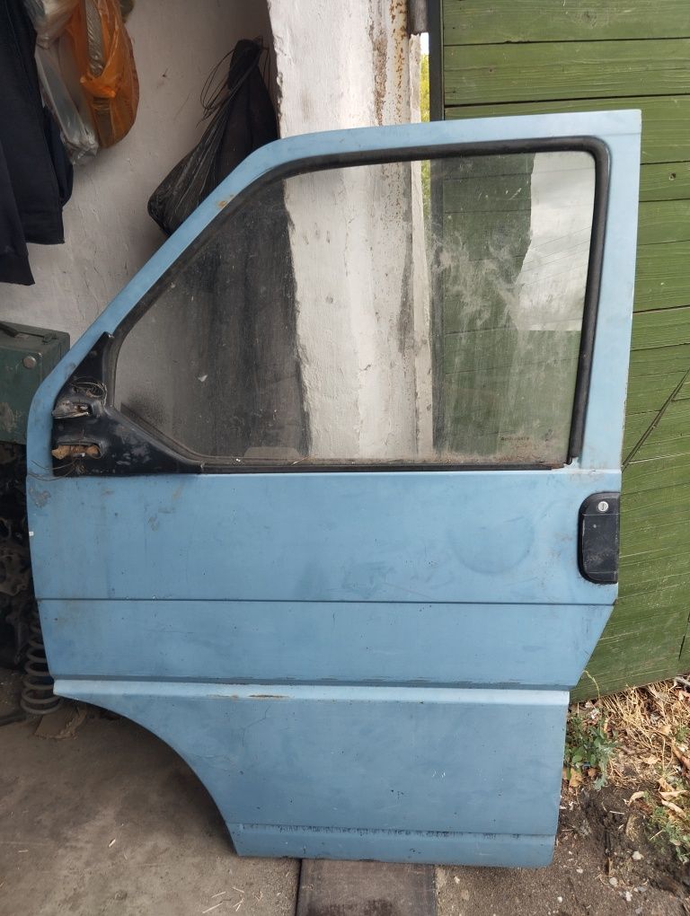 Продам двери от Буса