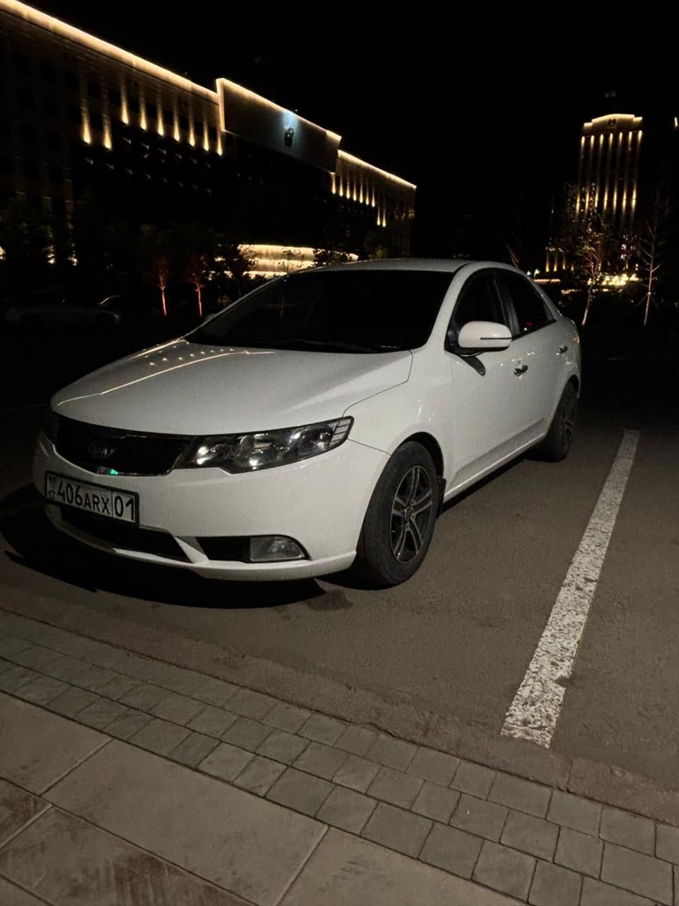 Продам авто кия серато 2012 года автомат объем 2.0